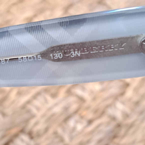 Burberry Sunglasses with Versace Case B-4074 3169/87 Black-Gray 58-15-130 - Picture 4 of 14